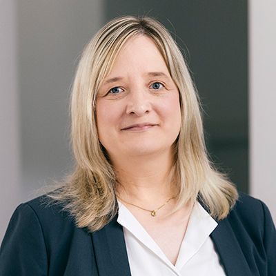 Yvette Wolf